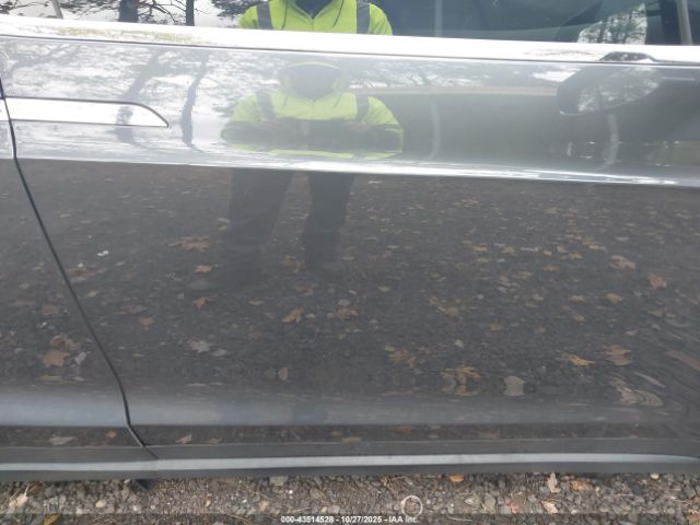 Tesla Model X Image 4