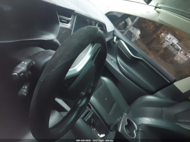 Tesla Model X Image 5