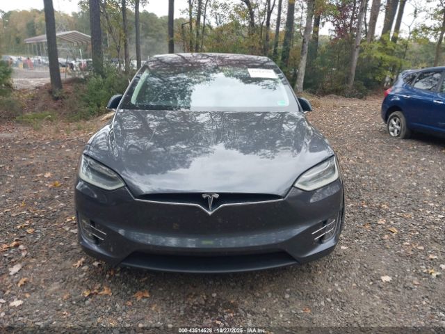 Tesla Model X Image 9