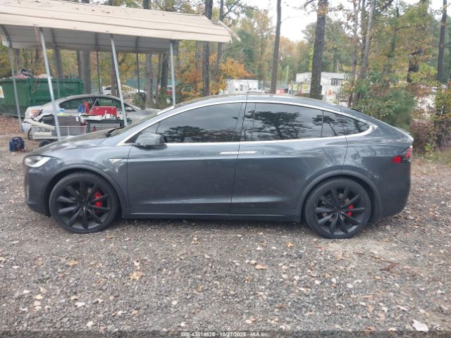 Tesla Model X Image 13