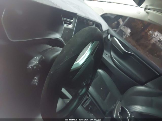 Tesla Model X Image 12