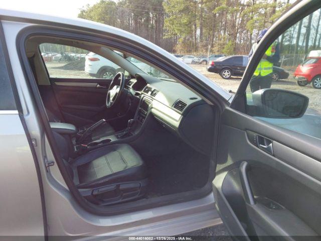 Volkswagen Passat 1.8t Se Image 11