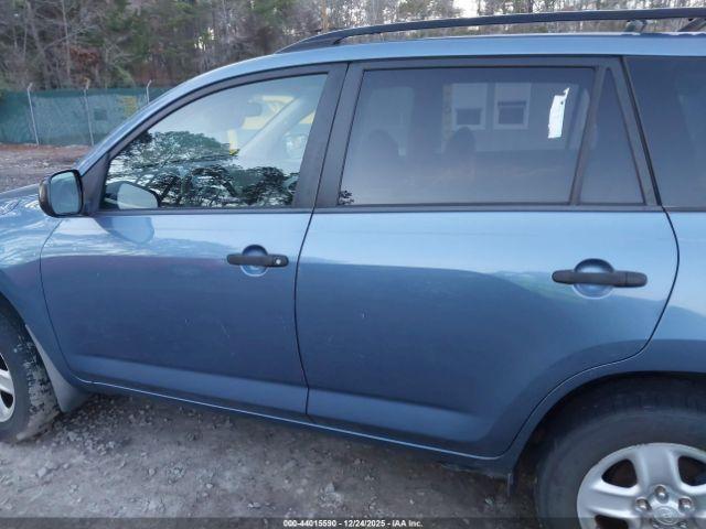 Toyota RAV4 Image 11