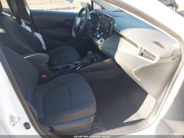 Toyota Corolla Le Image 17