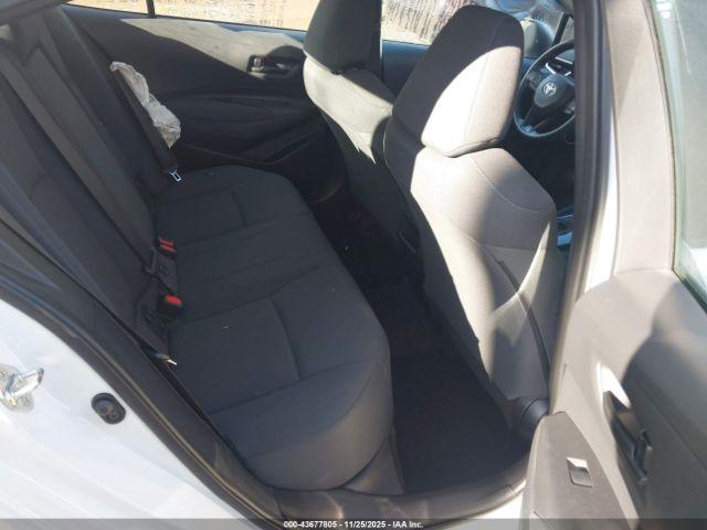 Toyota Corolla Le Image 4