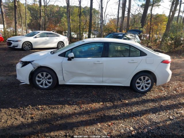 Toyota Corolla Le Image 11