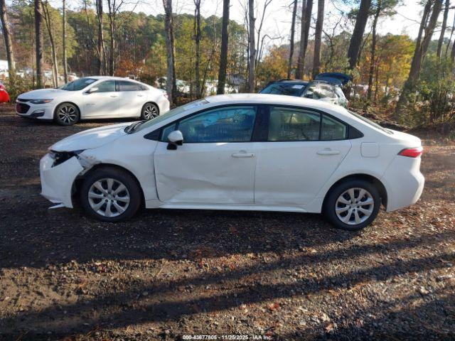 Toyota Corolla Le Image 11