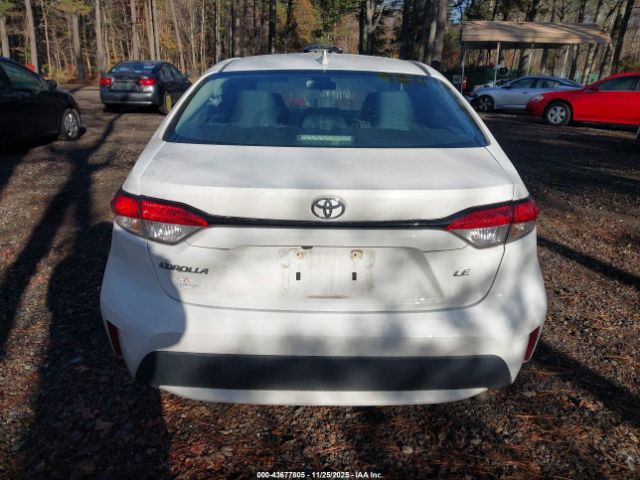 Toyota Corolla Le Image 9