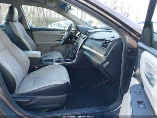 Toyota Camry Se Image 8