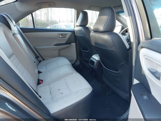 Toyota Camry Se Image 5