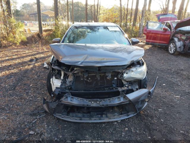 Toyota Camry Se Image 12