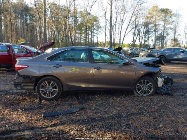 Toyota Camry Se Image 14