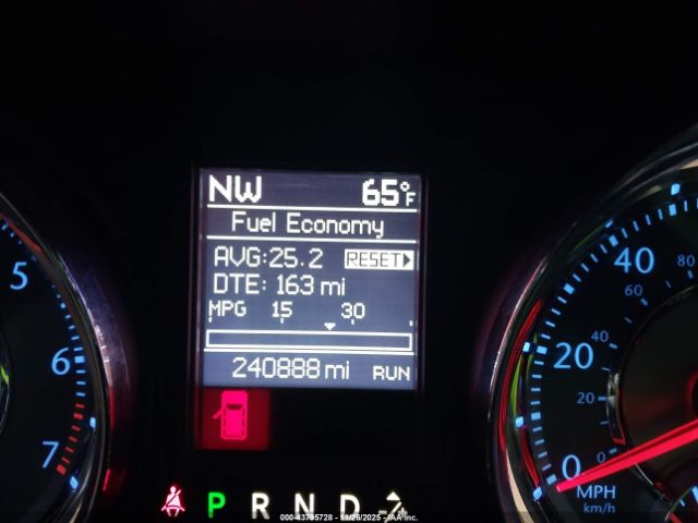 Chrysler Town & Country Touring-l Image 15