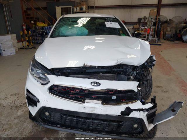 Kia Forte Gt Image 3