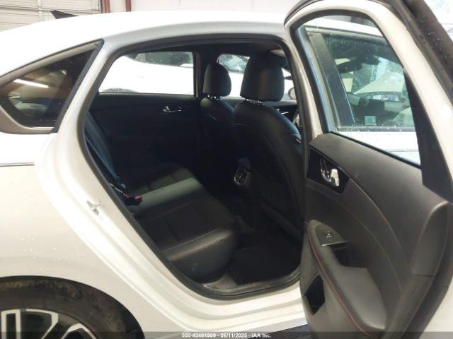 Kia Forte Gt Image 7