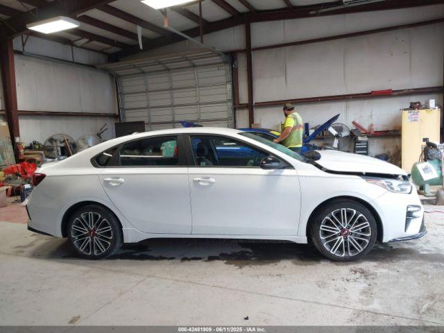 Kia Forte Gt Image 14