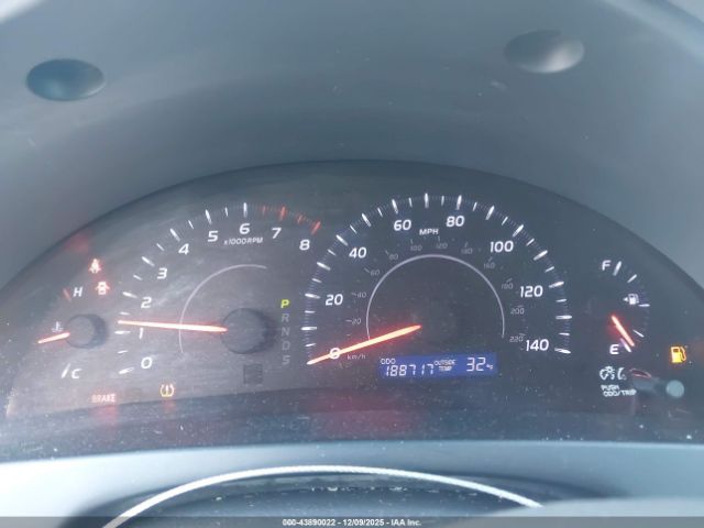 Toyota Camry Image 16