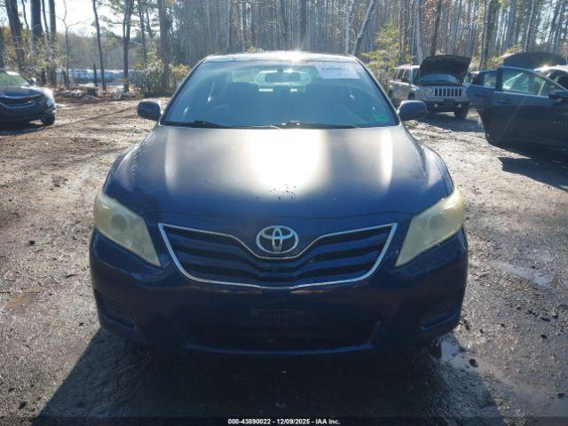 Toyota Camry Image 8