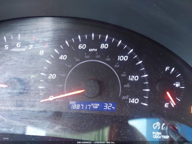 Toyota Camry Image 9