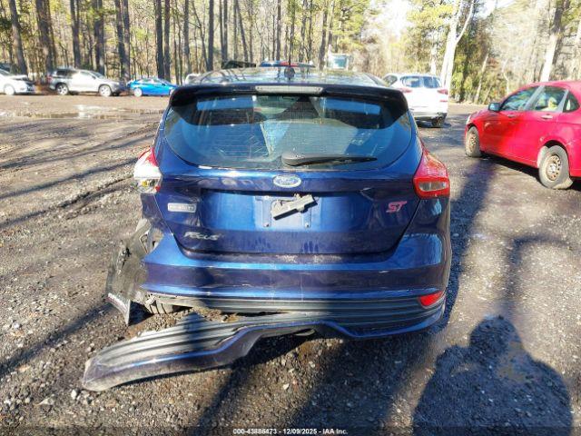 Ford Focus St Image 13