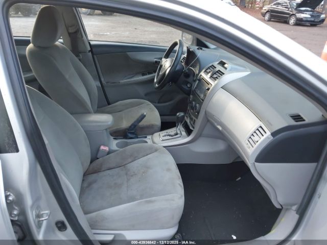 Toyota Corolla Le Image 11