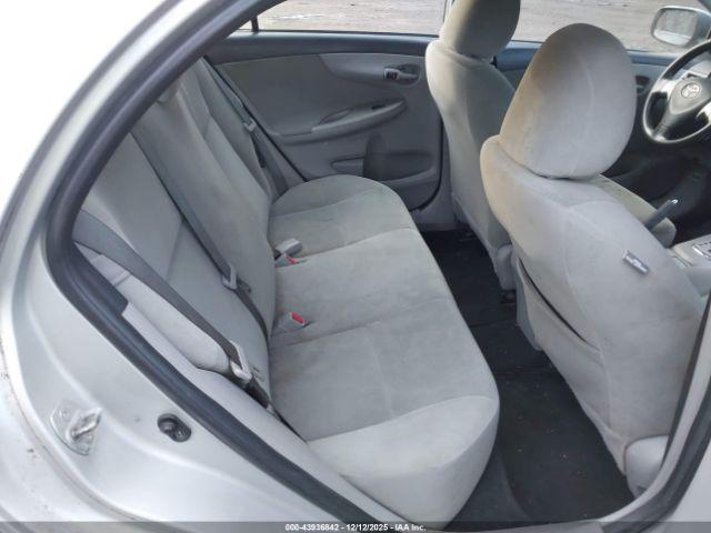 Toyota Corolla Le Image 13