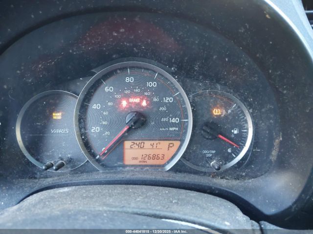 Toyota Yaris Le Image 7