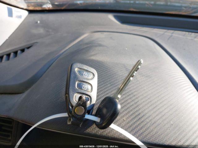 Hyundai ELANTRA Sel Image 8