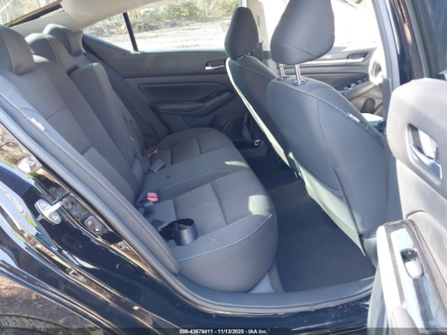 Nissan Altima Sv Fwd Image 8