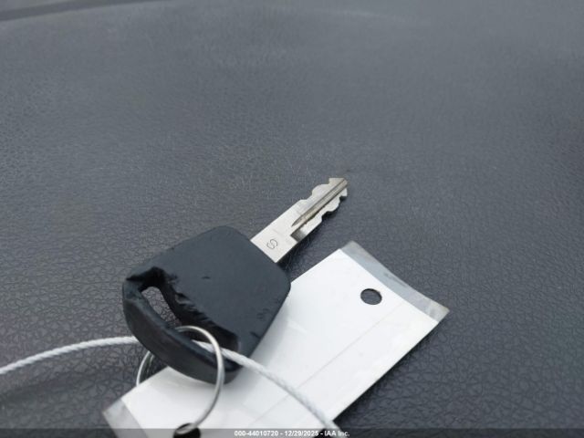 Ford F-650 Gas Image 3