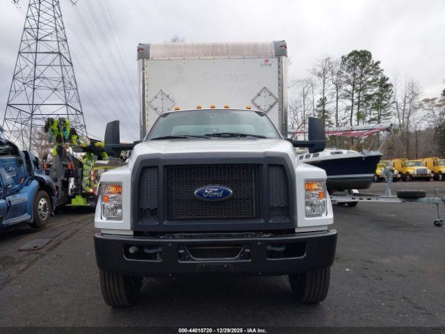 Ford F-650 Gas Image 15