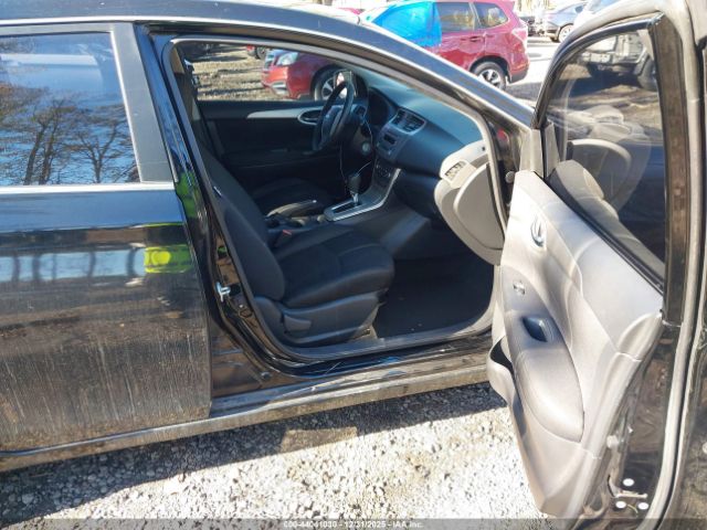 Nissan Sentra S Image 4