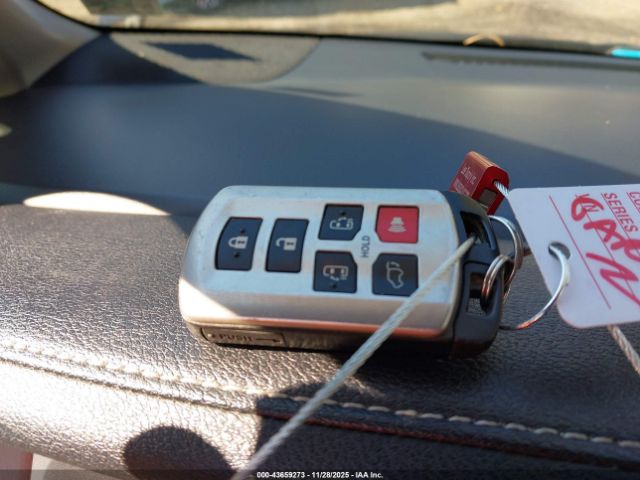 Toyota Sienna Xle 8 Passenger Image 10