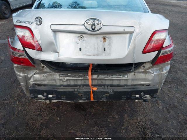 Toyota Camry Image 9