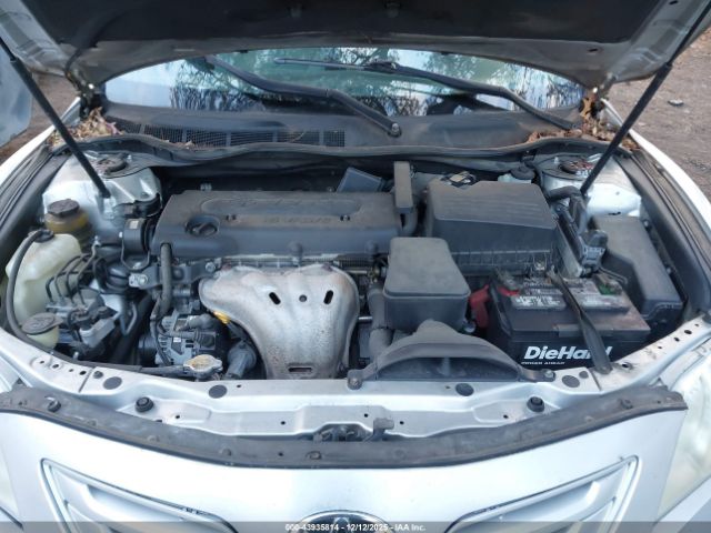 Toyota Camry Image 13