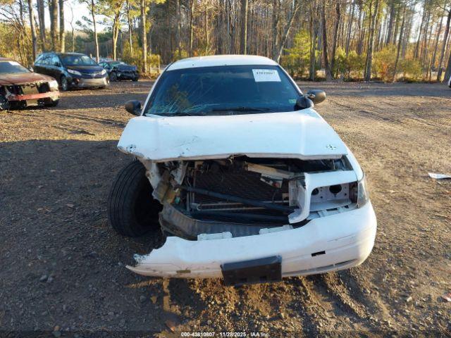 Ford Crown Victoria Image 9
