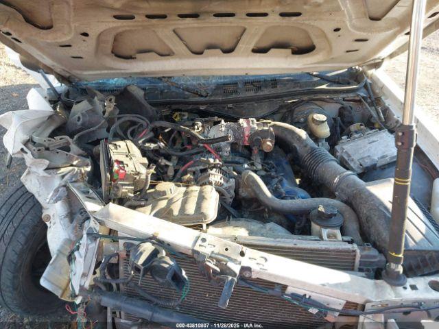 Ford Crown Victoria Image 5