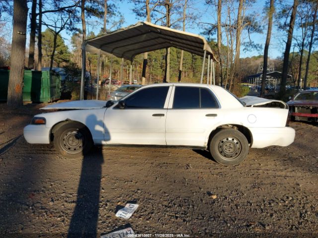 Ford Crown Victoria Image 15
