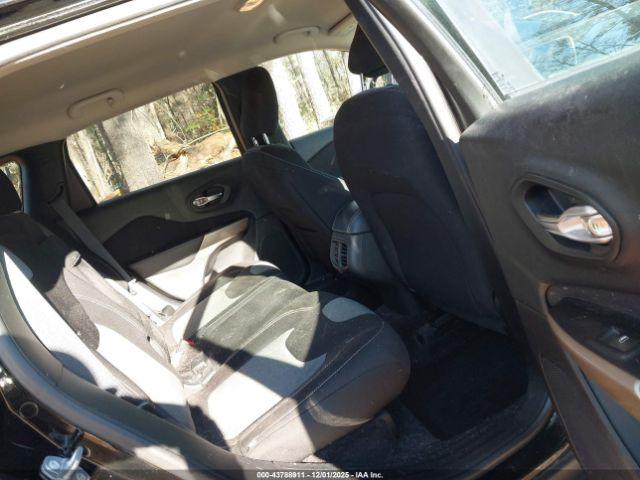 Jeep Cherokee Altitude Fwd Image 3