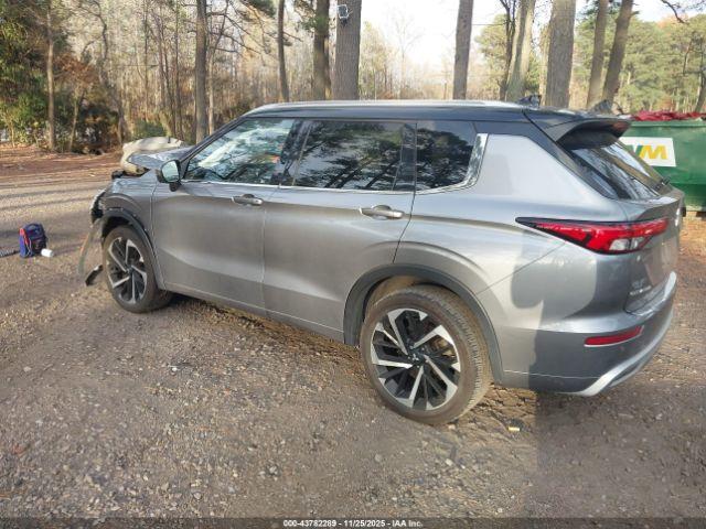 Mitsubishi Outlander Image 3