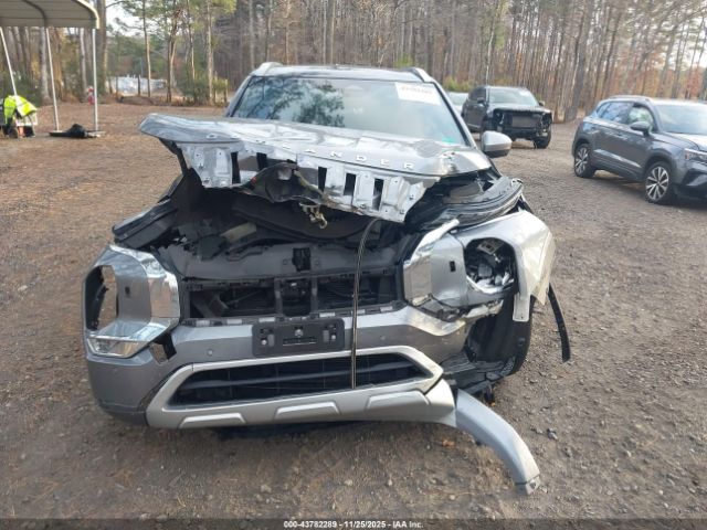 Mitsubishi Outlander Image 8