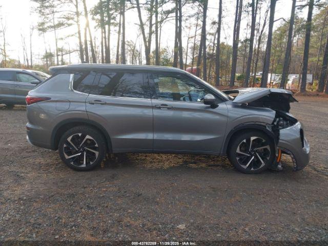 Mitsubishi Outlander Image 14