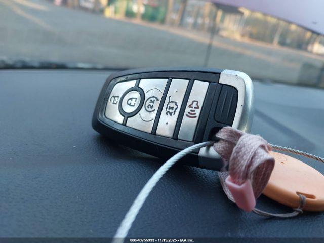 Ford Escape St-line Image 12