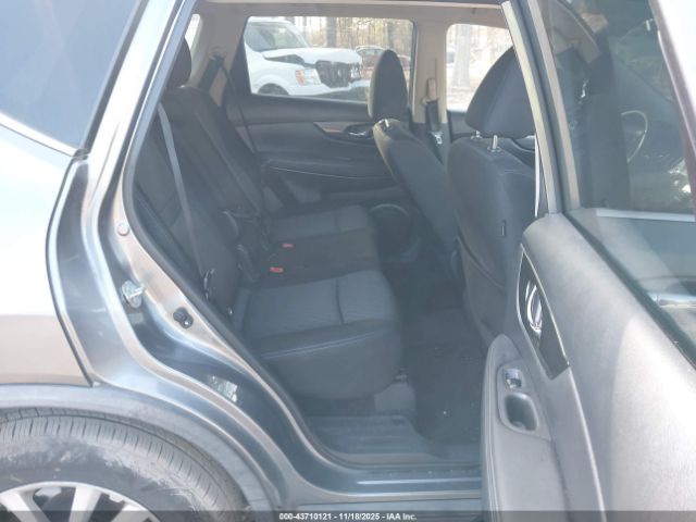 Nissan Rogue Sv Image 3