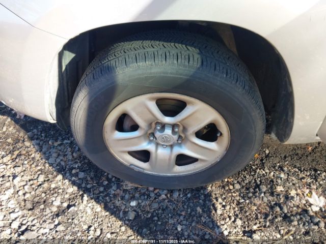 Toyota RAV4 Image 11