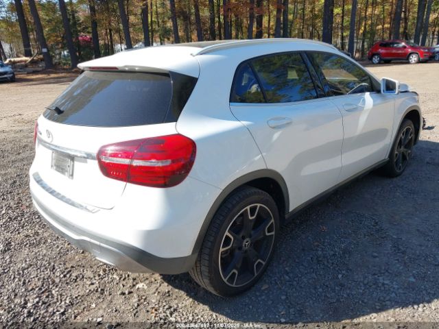 Mercedes-Benz GLA Image 2