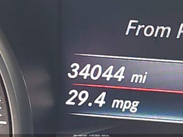 Mercedes-Benz GLA Image 10