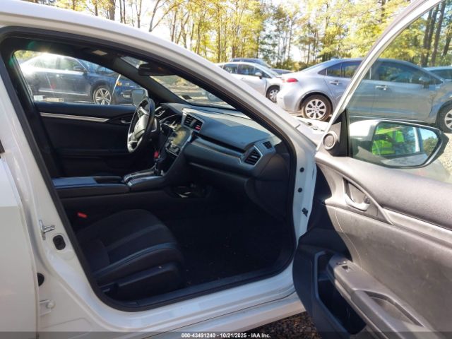 Honda Civic Sport Image 11