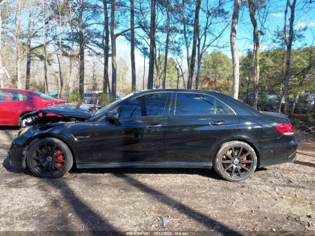 Mercedes-Benz E-Class S 4matic Image 11