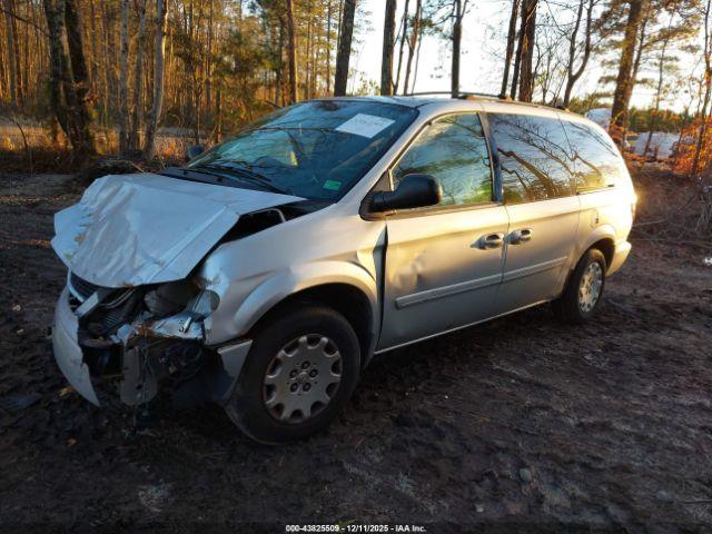 Chrysler Town & Country Lx Image 2